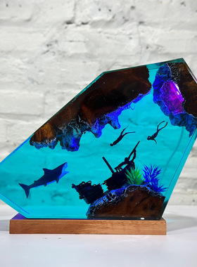 海底世界景观大白鲨鱼潜水员沉船珊瑚礁小夜灯床头氛围灯摆件礼物