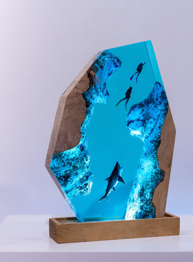 海底世界景观溶洞巨齿鲨鱼情侣潜水员小夜灯床头灯氛围灯摆件礼物