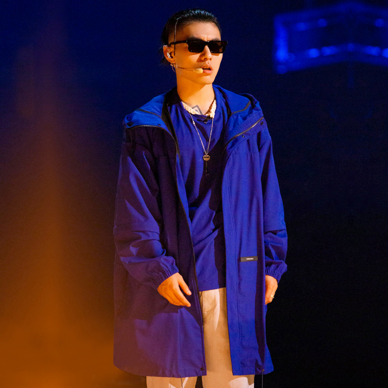 明星同款冲锋衣嘻哈宽松工装连帽风衣外套街舞团队定制316