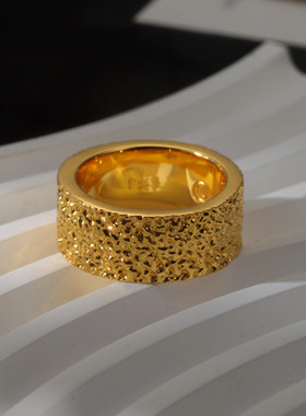 沙金仿真金镀金戒指錾刻纹宽版锤纹男士高定潮流男女情侣同款