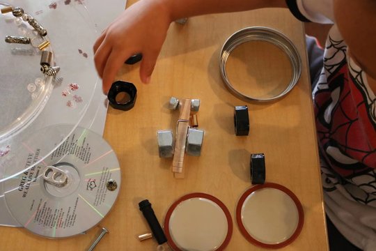 瑞吉欧华德福开放性材料低结构金属齿轮创意搭建益智幼儿园区域