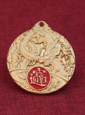 黄铜浮雕日进斗金龙纹 红油吊牌男女饰品招财进宝钥匙扣挂件批发