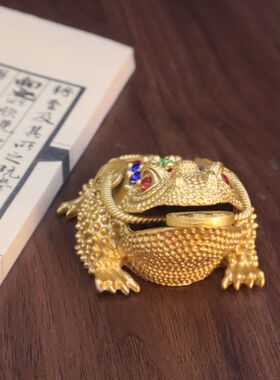 黄铜金蟾摆件镂空三足金蟾茶宠招财进宝客厅招财小铜器批发