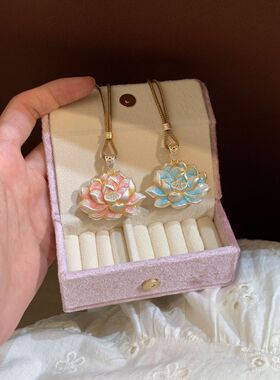 名媛时尚莲莺珐琅彩蓝色粉色镶钻莲花吊坠衣链女士国风长款项链