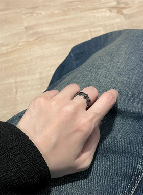 薇薇安环绕土星暗黑设计感指环