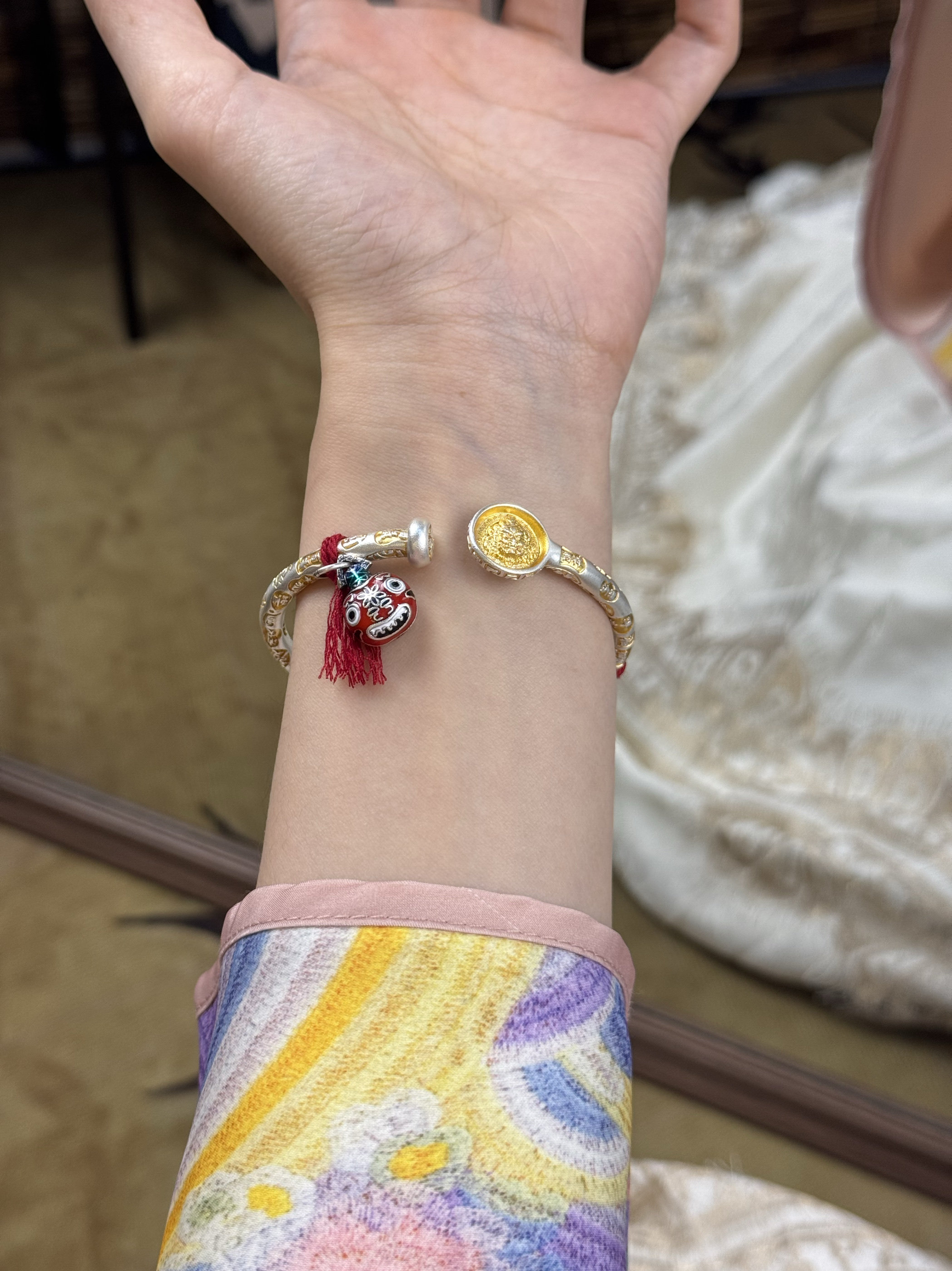 兮语「来财」足银9999手镯女新中式古法红绳款描金拉丝开口镯新年,淘宝优惠券,粉丝福利购,淘宝优惠卷