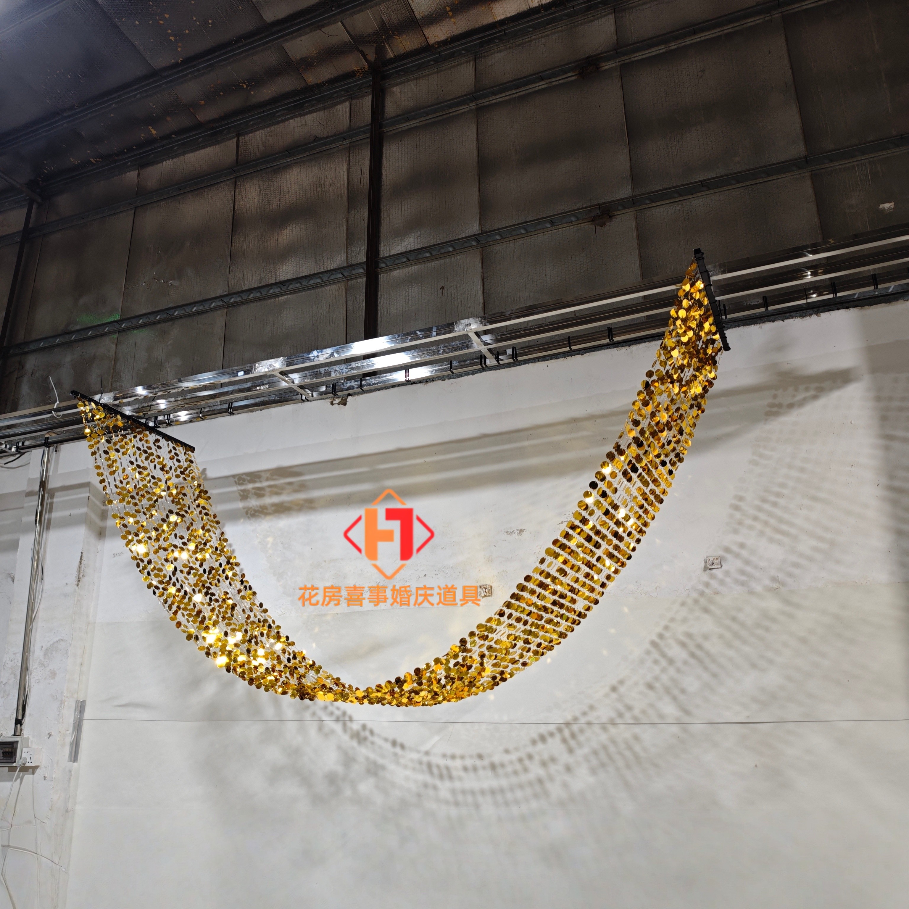 婚庆道具亮片挂件圆形珠光串挂帘镜面婚礼堂舞台背景吊顶装饰布置,淘宝优惠券,粉丝福利购,淘宝优惠卷