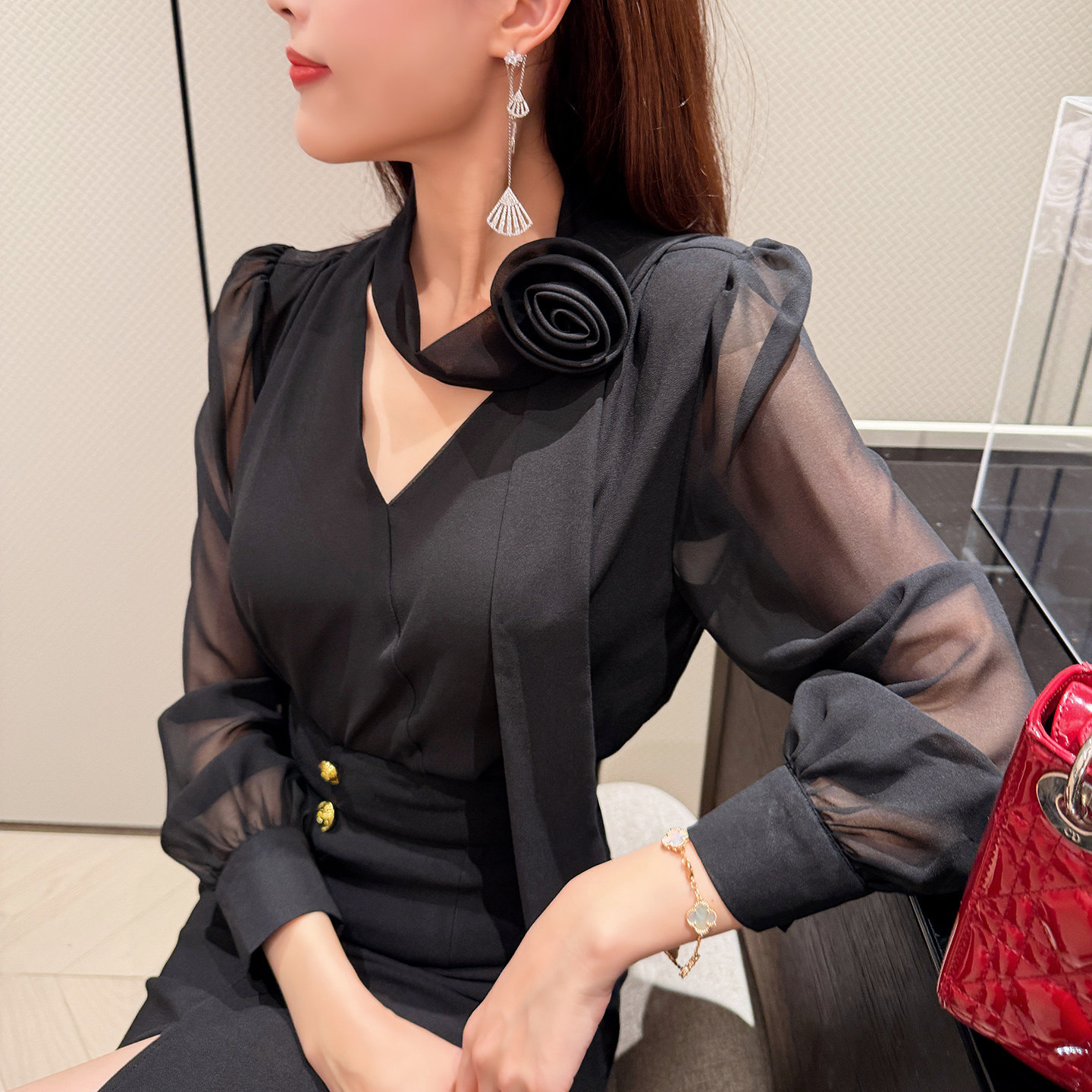 【新品9折】2026春韩版立体花丝带领长袖雪纺衫V领灯笼袖衬衫上衣,淘宝优惠券,粉丝福利购,淘宝优惠卷