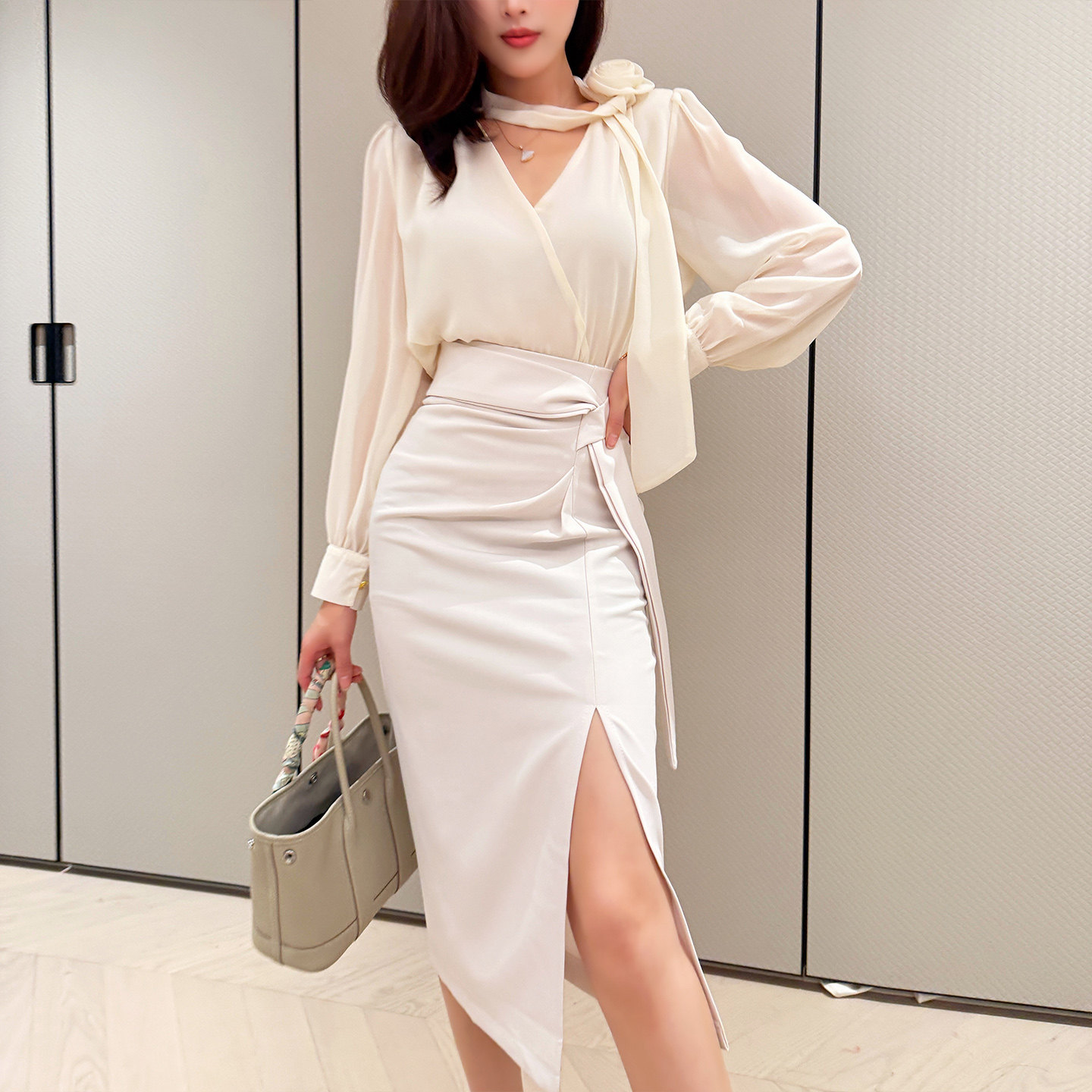 【新品9折】2026春韩版立体花丝带领长袖雪纺衫V领灯笼袖衬衫上衣,淘宝优惠券,粉丝福利购,淘宝优惠卷