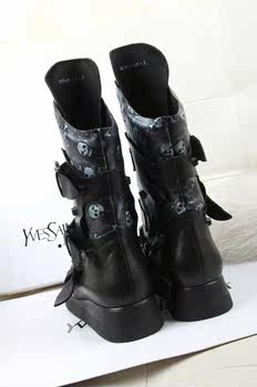 ເກີບແມ່ຍິງເອີຣົບ 2013 ລະດູຫນາວ MQ Skull Leather Flat Bottom Versatile Belt Buckle Casual Short Boots Women's Shoes