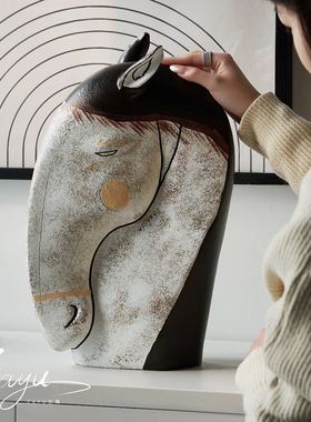 马到成功玄关酒柜装饰艺术品摆件