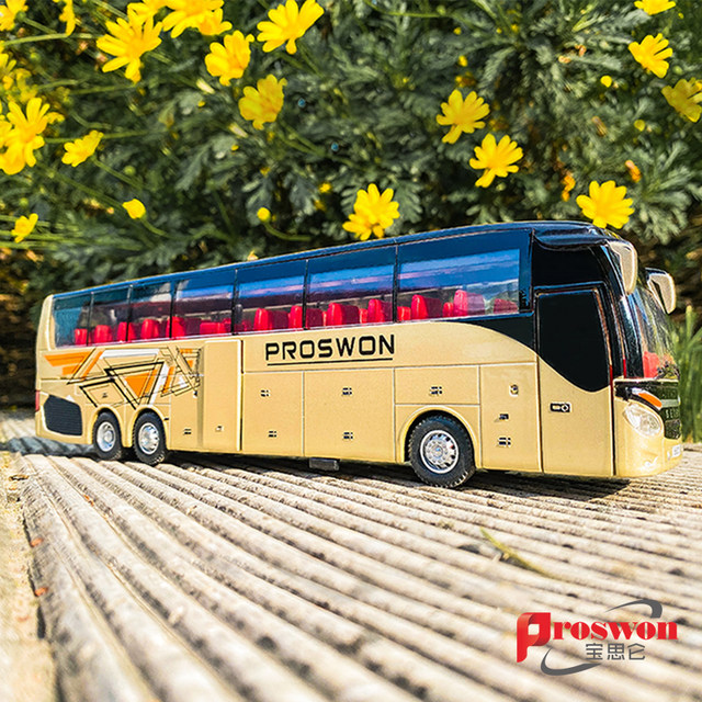 Airport dedicated alloy bus can open doors and play sound and light