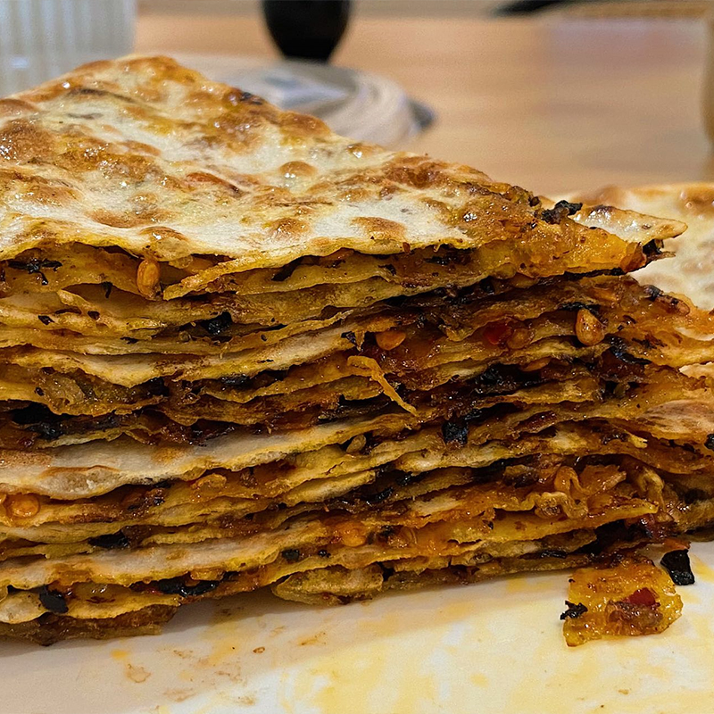 [代发]燕子梅干菜肉烧饼锅盔预制菜速食早餐老式薄酥脆饼500g/盒 - 图1