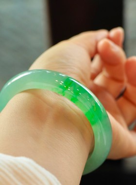 缅甸翡翠玉手镯女冰种阳绿扁条老坑绿飘花糯冰春彩处理玉石手镯子