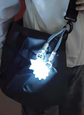 星星造型夜光挂件背包便携装饰灯