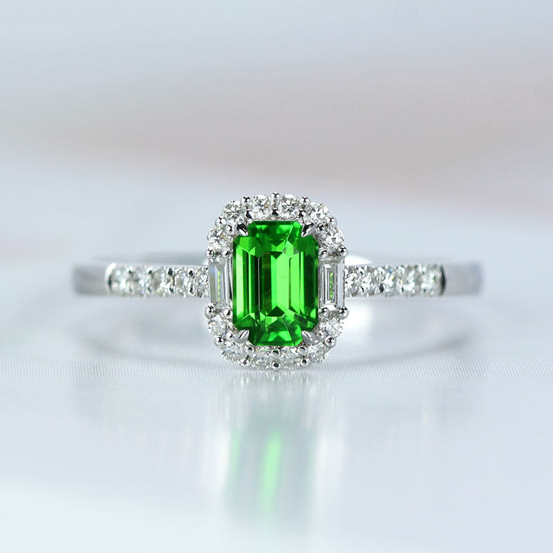 Light luxury 18K white gold natural tsavorite diamond ring