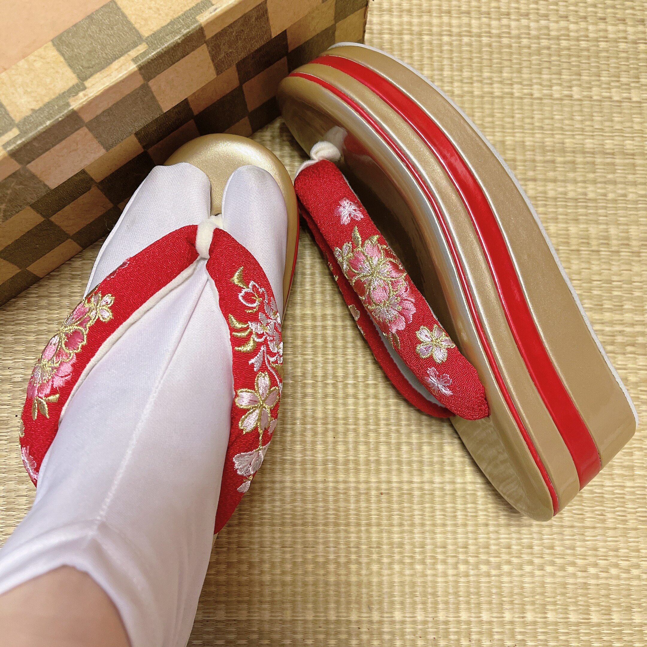 2022年日式和服女士人字拖艺伎动漫花魁中高跟松糕跟静音木屐草屐