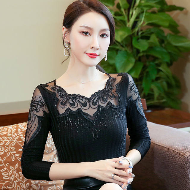 Women's thin long sleeve lace bottoming shirt