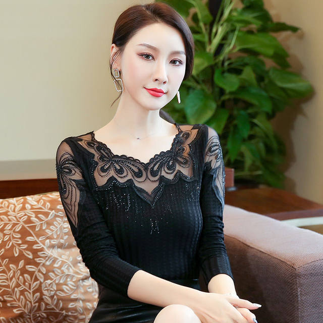 Women's thin long sleeve lace bottoming shirt