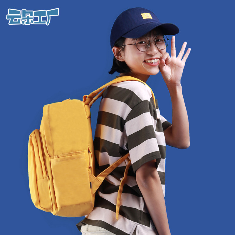 云朵工厂新款女学生轻便休闲双肩包 云朵工厂双肩背包