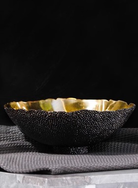 现代轻奢样板房间软装搭配办公室杂志架摆件金属花盆陶罐花器组合