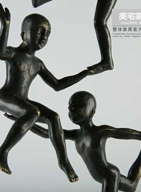 复古家居软装饰品客厅办公室书房桌面摆件 攀登雕塑金属人物摆件