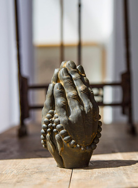 禅意新中式双手合十阿弥陀佛创意摆件书房桌面博古架纯手工工艺品