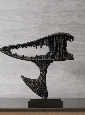 北欧轻奢样板间软装搭配创意金属雕塑陶瓷花瓶首饰盒托盘摆件组合