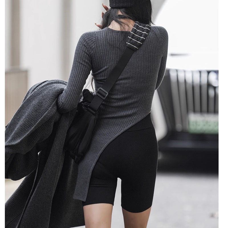 德国扬子纱 坑条修身显瘦斜下摆羊毛打底衫女小众设计感针织衫 - 图2