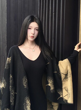 秋冬新款黑色银杏叶披肩女士保暖加厚长方形围巾民族风百搭外搭