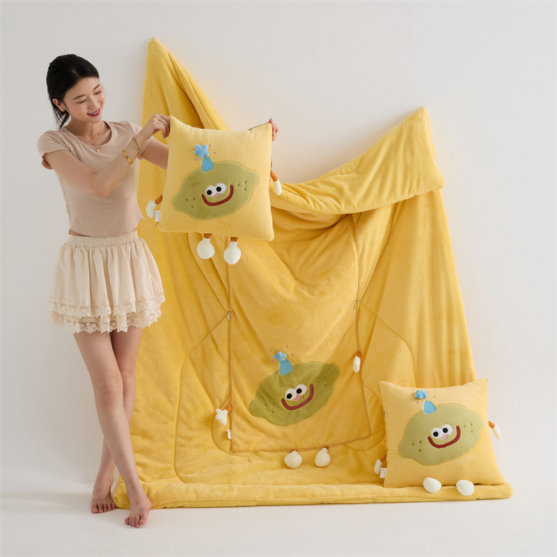 加厚5斤车载抱枕被子机洗起坨包退汽车后排睡觉靠垫被可折叠收纳 - 图0