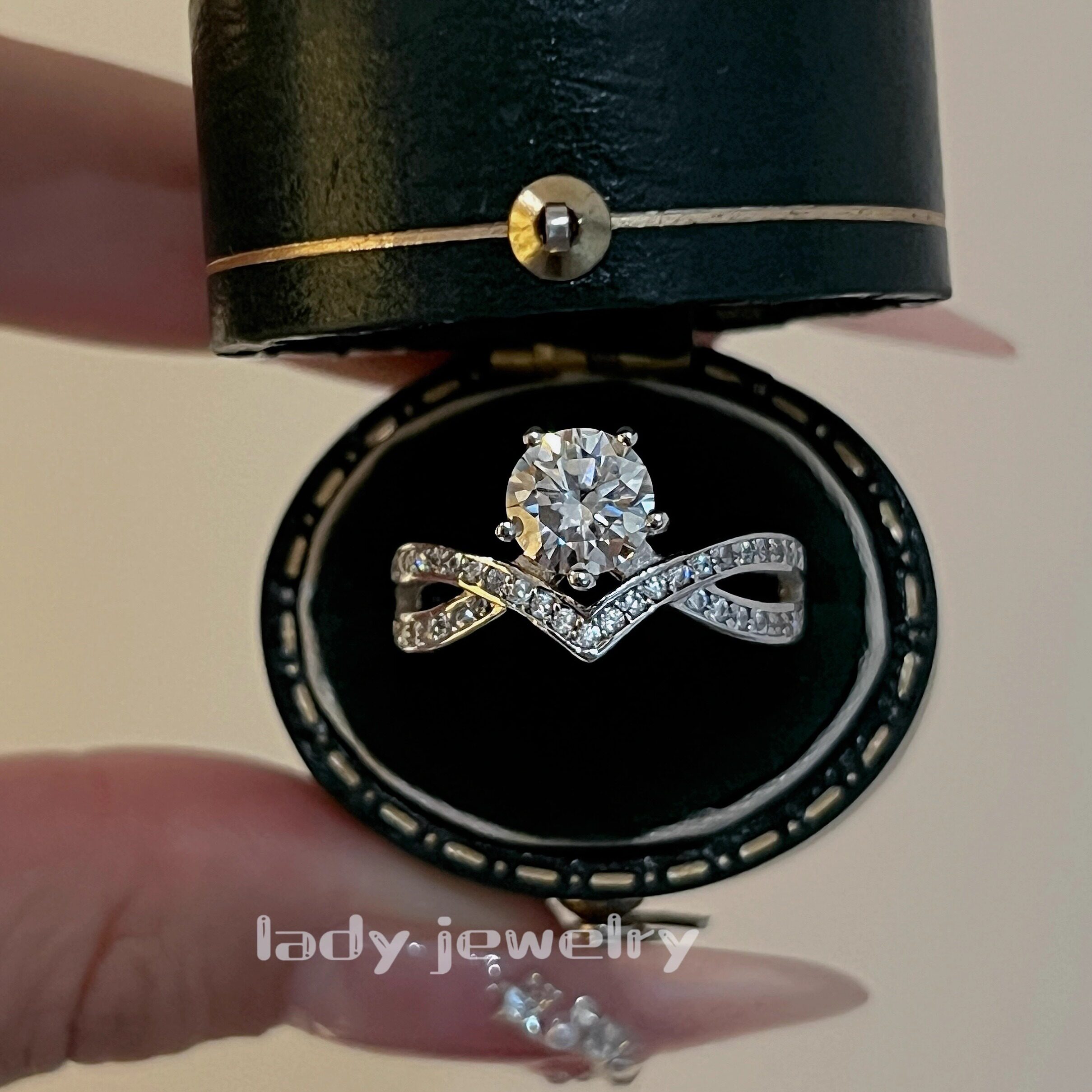 Leidy Haute Couture One Carat Moissanite S925 Silver Plated with Real Gold Love Wing Ring