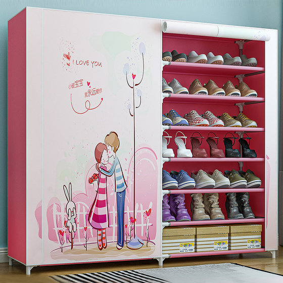 The shoe rack at the door looks good indoors and is simple and multi-layered to prevent dust.