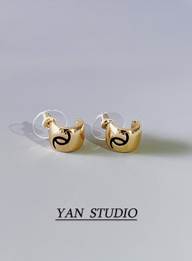 「YANSTUDIO」26s新款字母耳圈女