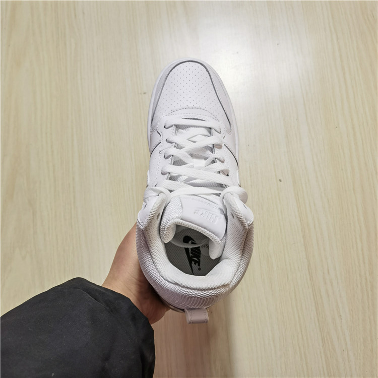 耐克 Nike COURT BOROUGH MID 男子中帮运动休闲板鞋 838938-111 - 图1