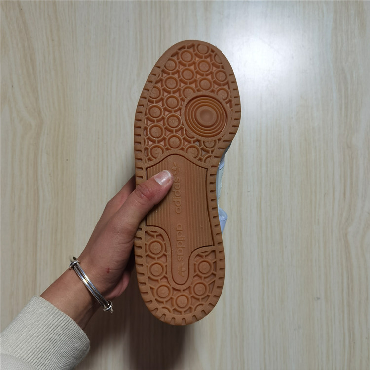 阿迪达斯  ADIDAS 三叶草 Forum女子低帮运动复古休闲板鞋 GX4523 - 图2