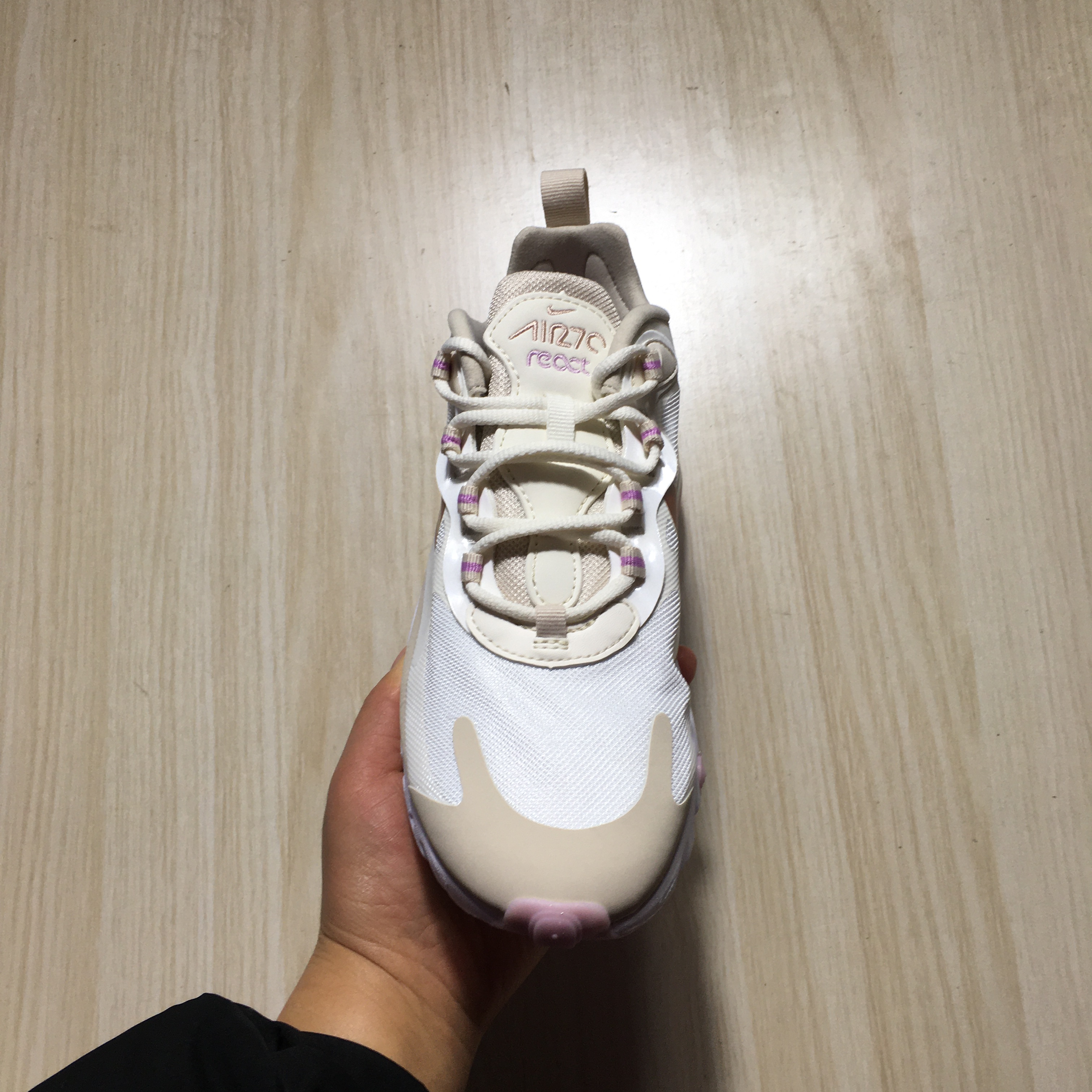 耐克 NIKE AIR MAX 270 REACT 女气垫缓震休闲运动跑鞋CU9333-100 - 图0