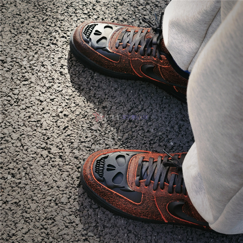 Nike AIR FORCE 1 RETRO耐克男子万圣节空军一号板鞋HV2016-001 - 图1