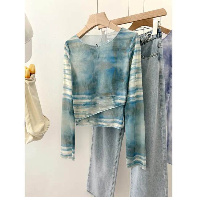 ເສື້ອຍືດແຂນຍາວຕາຫນ່າງ Tie-dye ສໍາລັບແມ່ຍິງ summer ຮູບແບບໃຫມ່ irregular slim ສັ້ນ bottoming ບາງດ້ານເທິງປ້ອງກັນແສງແດດ