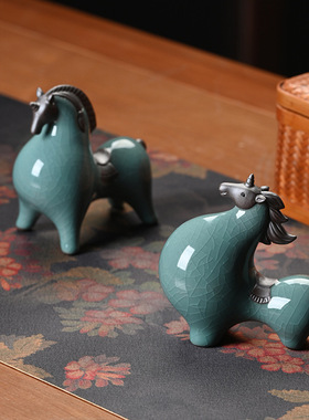 哥窑唐马摆件陶瓷小号客厅玄关酒柜桌面装饰品办公桌摆件