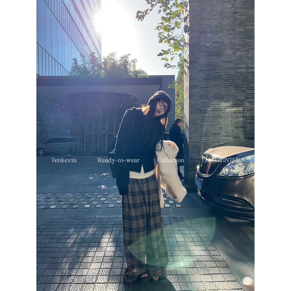 十一石 冬日摩洛哥 黑色双拉链保暖摇粒绒立领连帽卫衣女短外套ll,淘宝优惠券,粉丝福利购,淘宝优惠卷