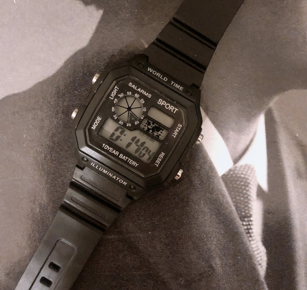 蒸汽波vaporwave 1970s复古电子表 饮一杯否国产腕表