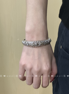 法式复古银色镂空拉丝镶钻手镯