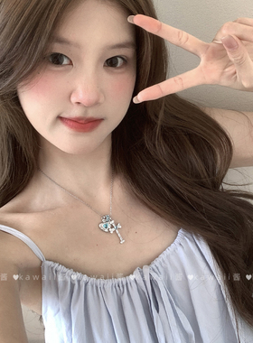 甜酷少女冰蓝爱心十字架锆石项链