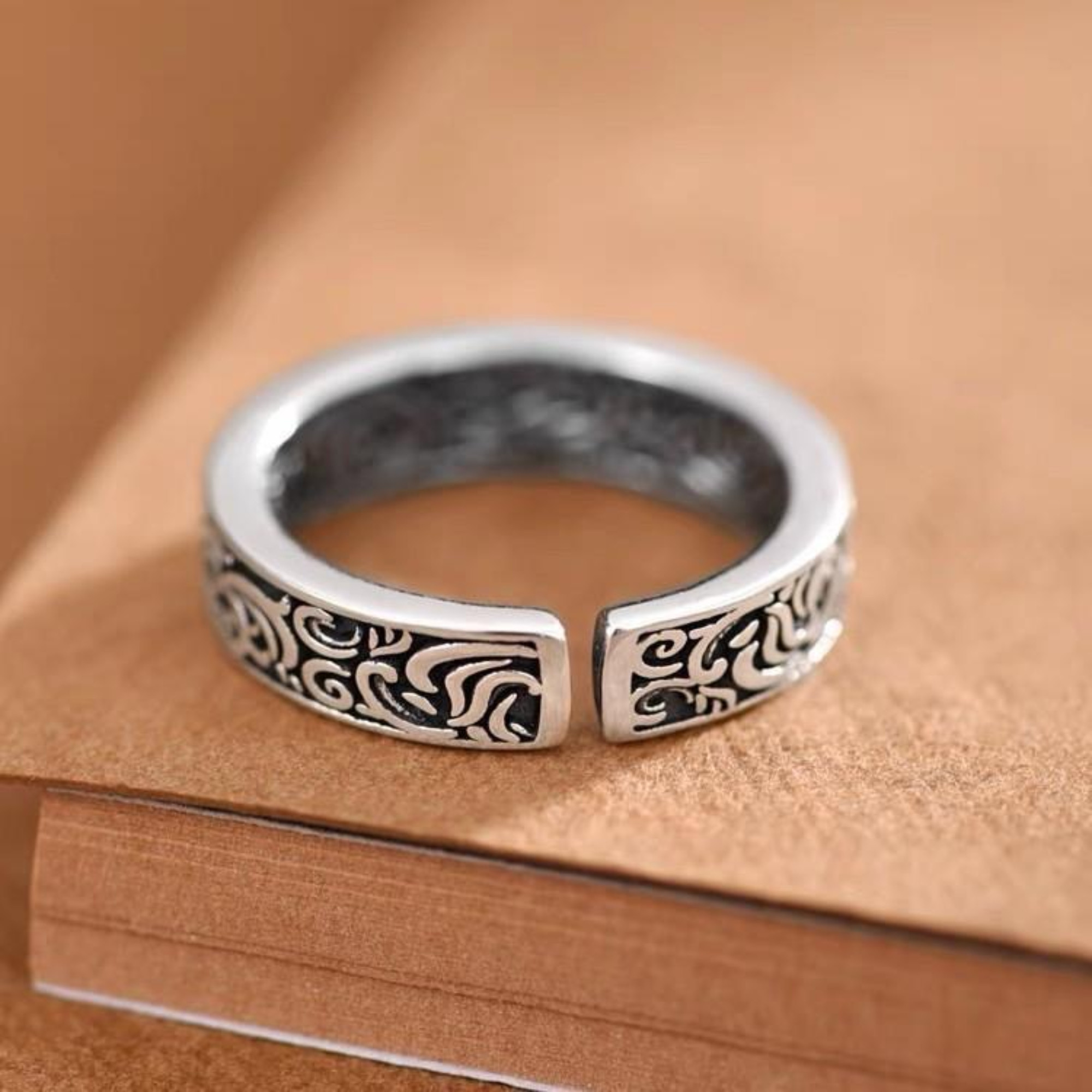 Retro distressed high-end Chinese style Tang grass pattern ring