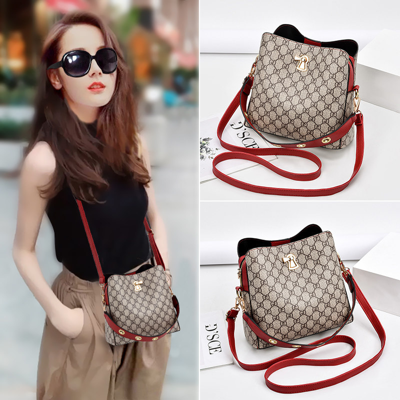 夏季高级感2020新款潮流行水桶包 jooz品牌女士包袋