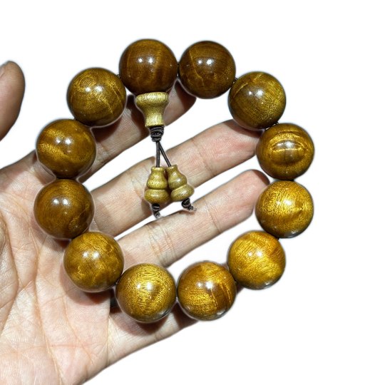 Professional processing of Buddhist bead bracelets with incoming materials, customized handle pieces, Ping An brand engraved jewelry pendants