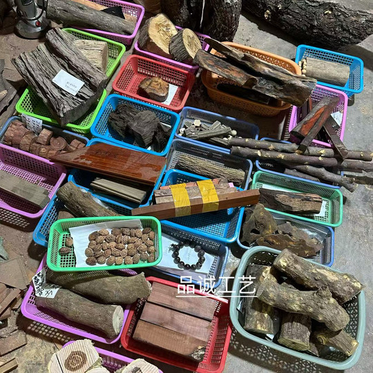 Professional processing of Buddhist bead bracelets with incoming materials, customized handle pieces, Ping An brand engraved jewelry pendants