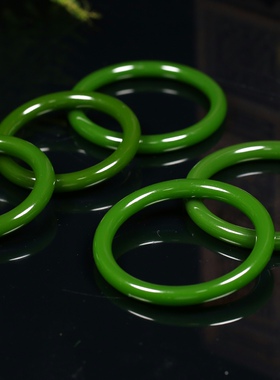 新疆和田手镯绿细圆条时尚少女款