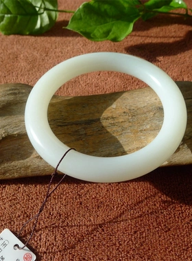 新疆和田玉老坑羊脂白玉圆条手镯